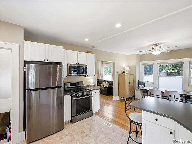 626 Kayser Ave — Photo 13