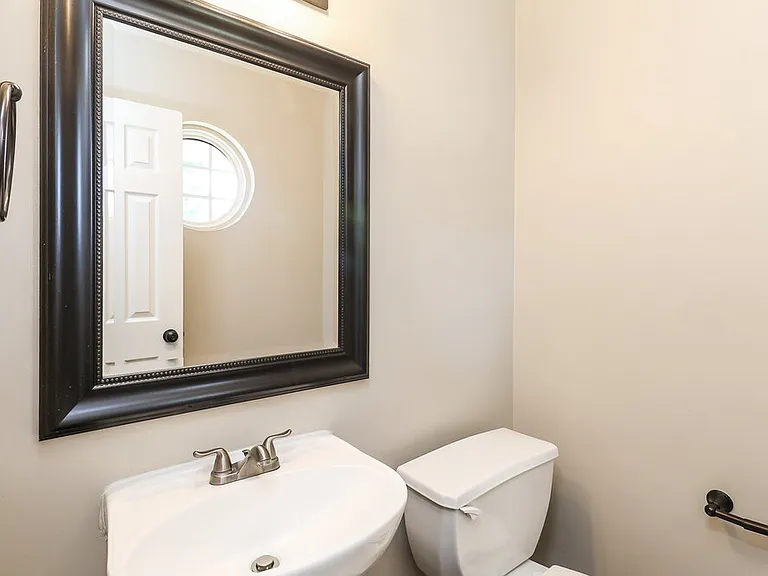 11909 Aubreywood Dr — Photo 15