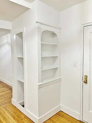 Rented by Shamco Management Corp | media 17