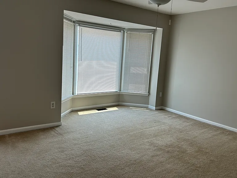 110 Sunny Hill Ct — Photo 5