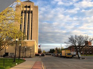 631 Lucinda Ave #B4, Dekalb, IL 60115