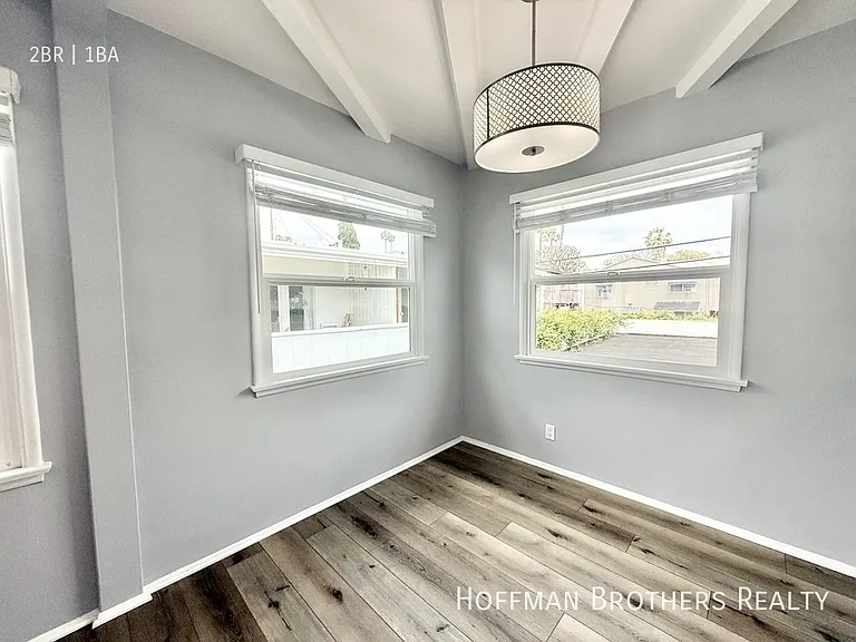 1220 N Harper Ave #10 — Photo 3