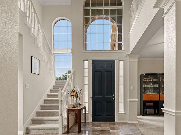 4th image of 7626 Lakecrest Cir