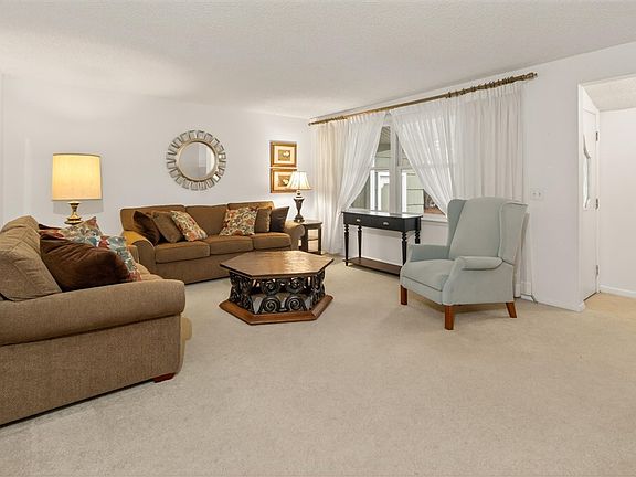 4th image of 2907 Chili Ave