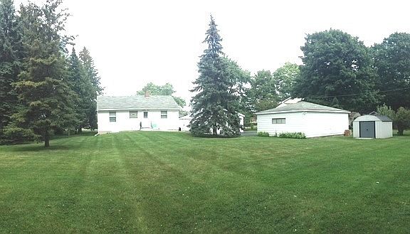 3rd image of 215 W Pine Ave