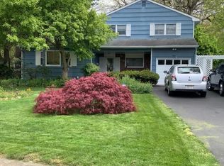4 Denise Ct, Somerset, NJ 08873