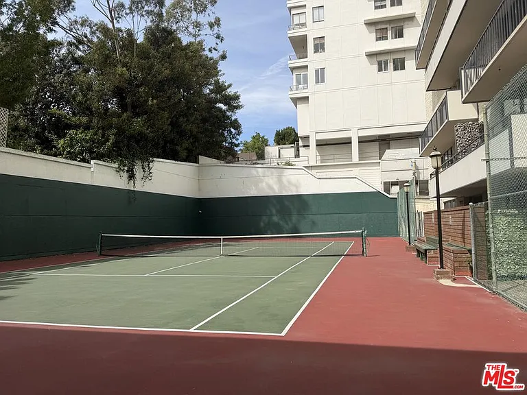 10535 Wilshire Blvd #1014 — Photo 25