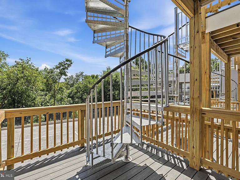 2534 Elvans Rd SE — Photo 47