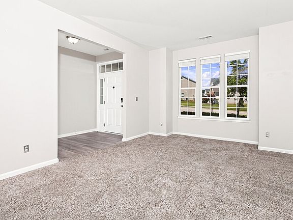 5th image of 306 Hope Valley Rd