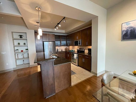 4th image of 777 N Broadway #1202