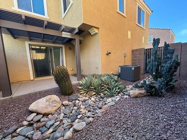 1823 S Balboa Dr — Photo 13