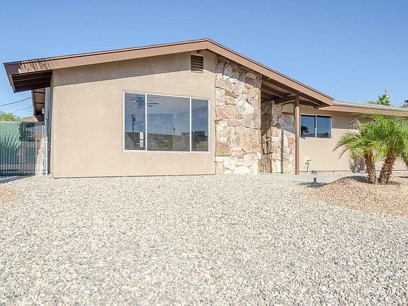 2nd image of 2831 Yuma Dr