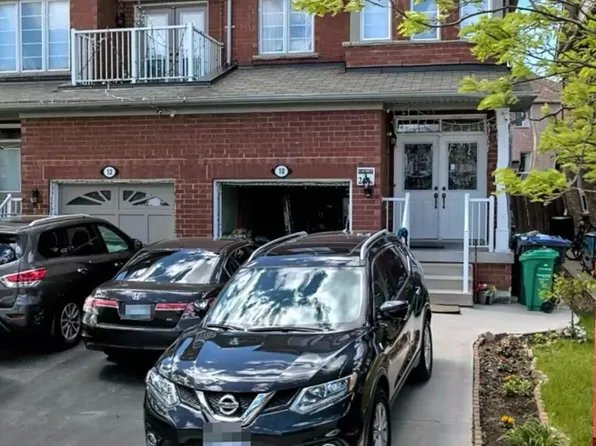 10 Cherryplum Way, Brampton, ON L6S 6J8