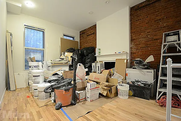 Rented by Mdrn Residential | media 23