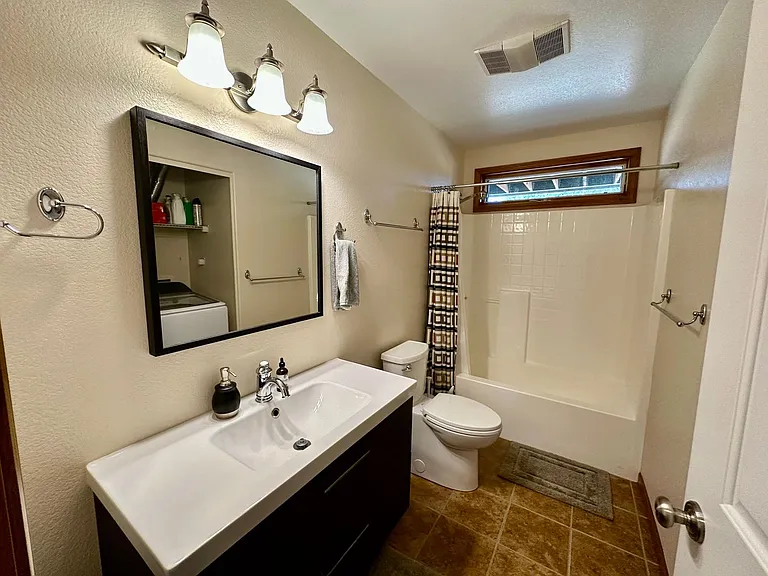 6425 Coopers Hawk Rd — Photo 33