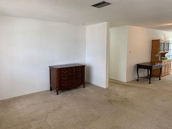 3rd image of 10524 Laburnum Dr