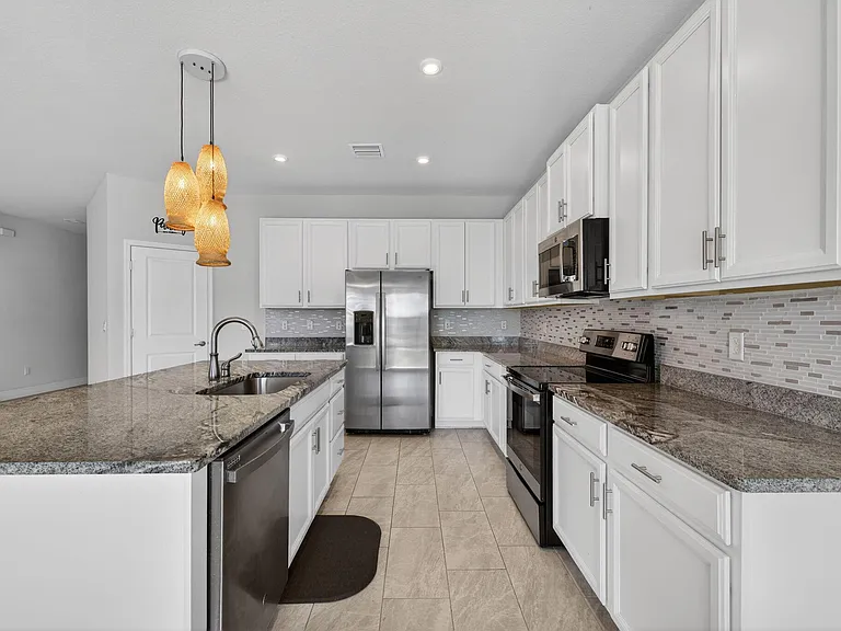 10916 SW Robbia Way — Photo 15