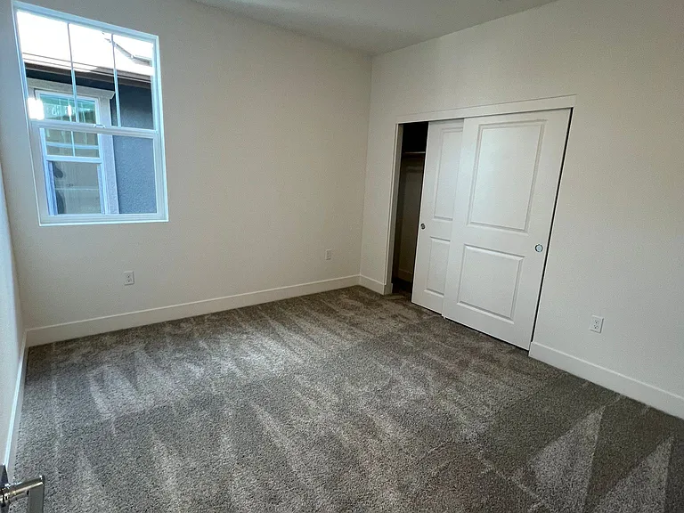 Guest Bedroom#2 (2nd Floor) with Closet