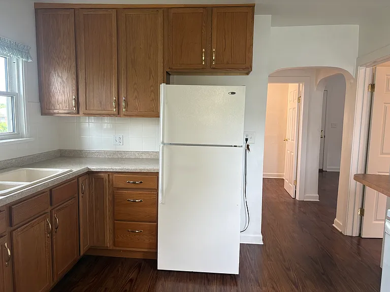 10 N Greenleaf St — Photo 6