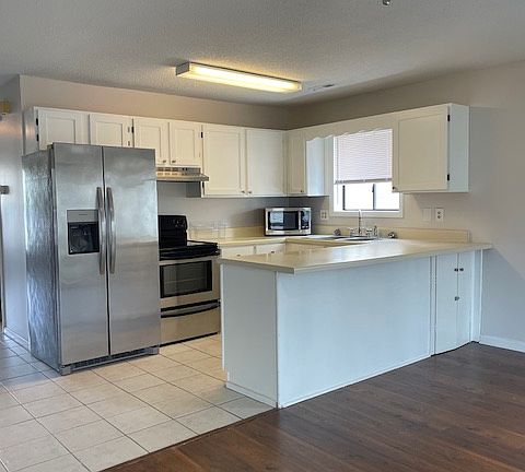 3rd image of 510 Fairwood Lakes Dr #11A