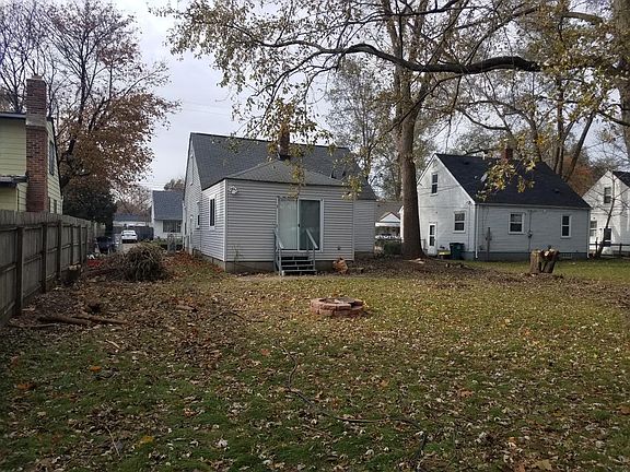 3rd image of 23236 Rosewood Ave