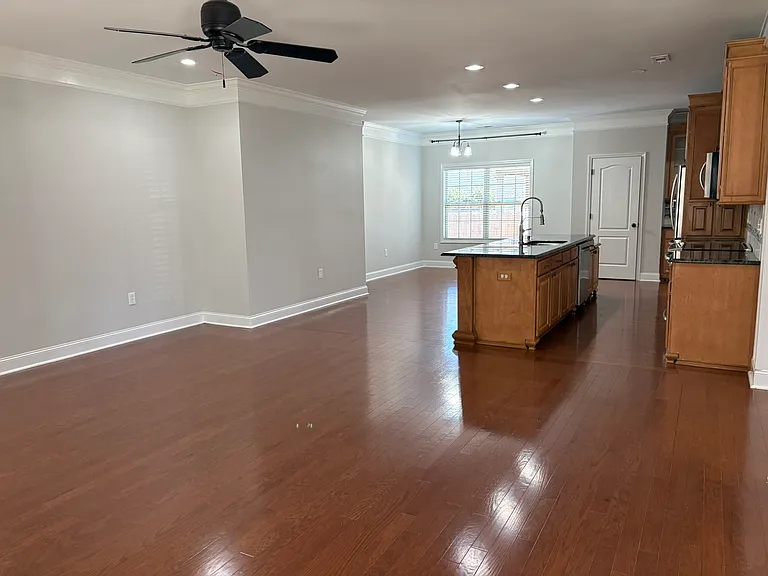 123 Chelsea Park — Photo 9