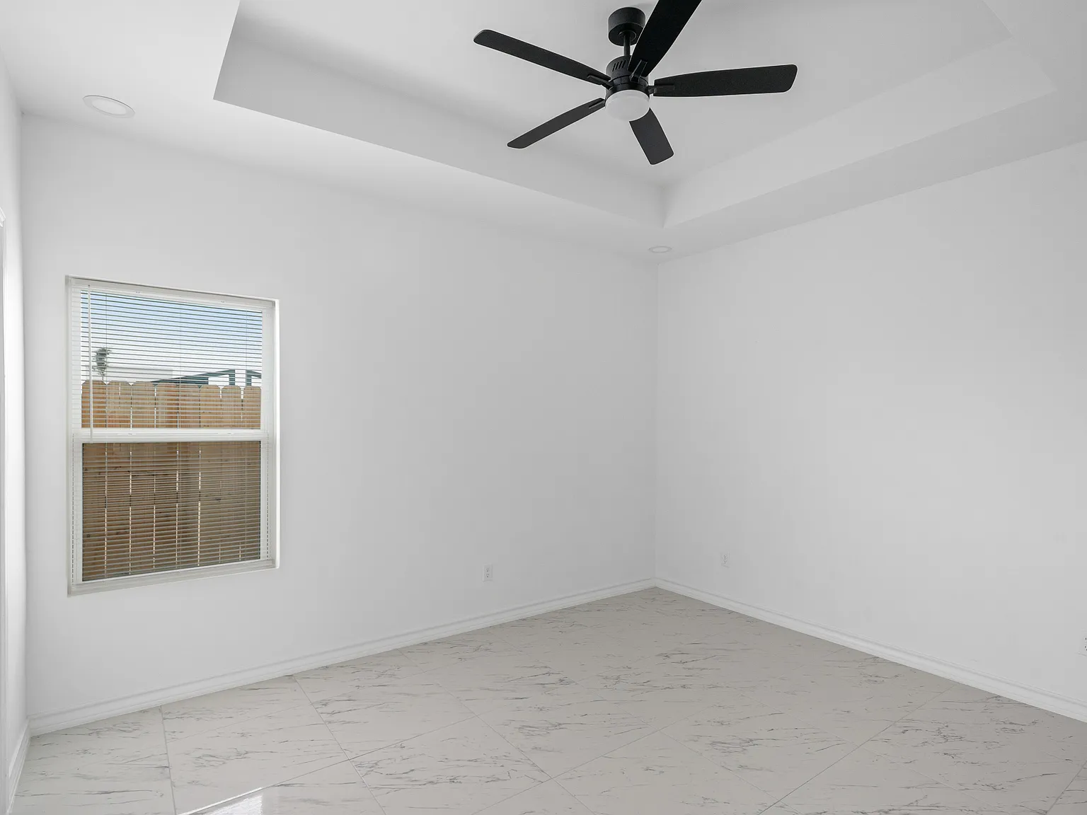 2 bed, 1000 sqft, $1,200 — Photo 4