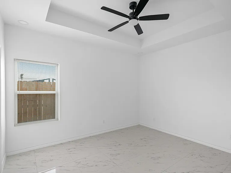 11304 N 25th St #4 — Photo 10