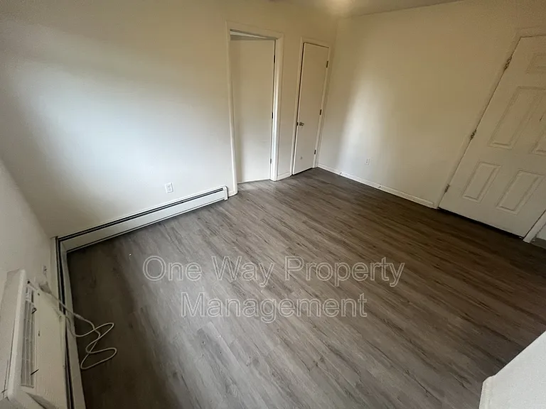 2025 4th Ave #6 — Photo 3