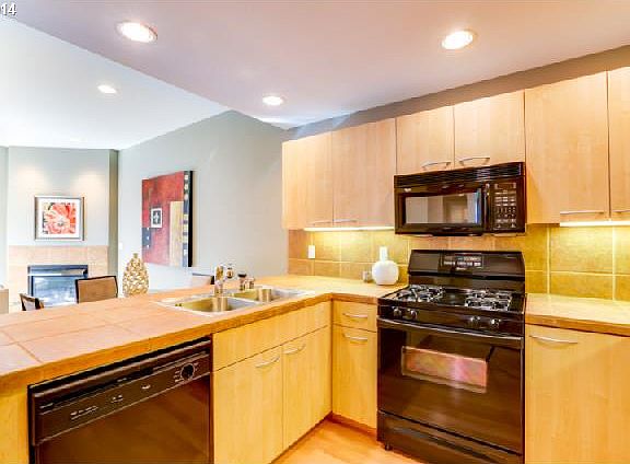 3rd image of 400 W 8th St Unit 305