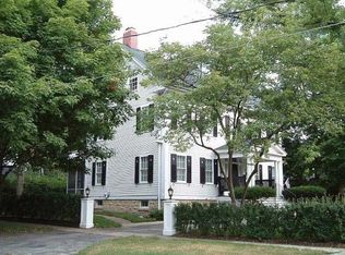 944 S Batavia Ave, Geneva, IL 60134