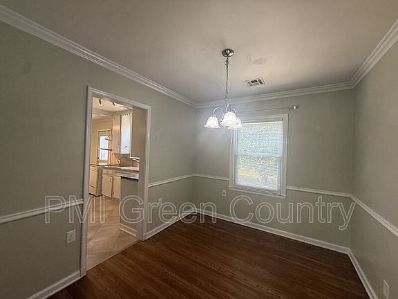 3rd image of 2811 E 1st Pl