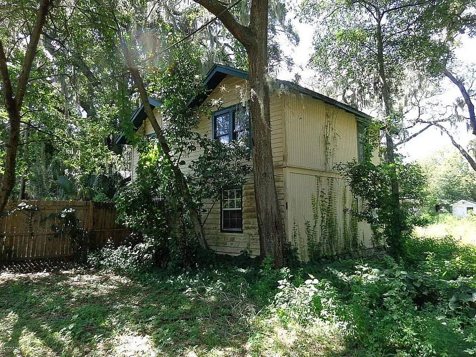 1st image of 419 Basswood St