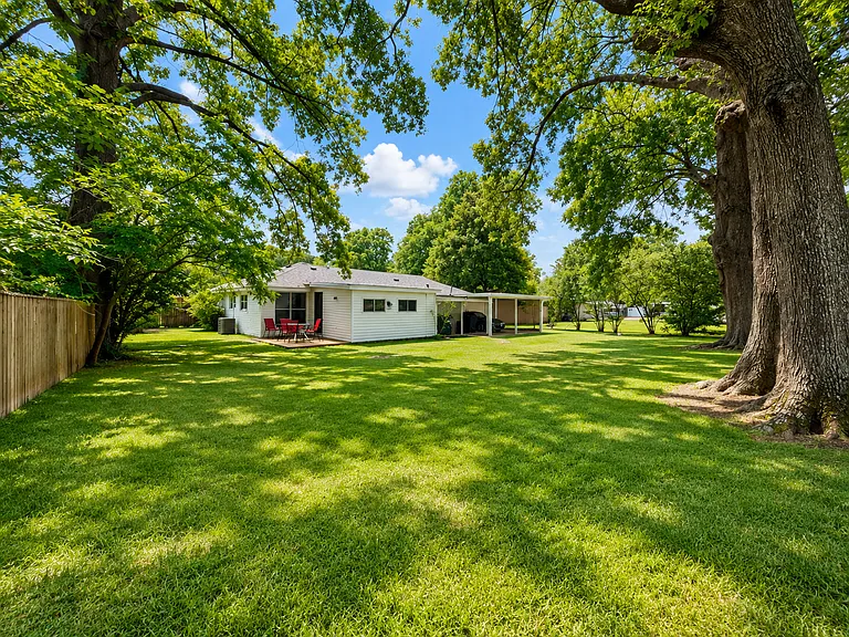 8131 Sholar Dr — Photo 11