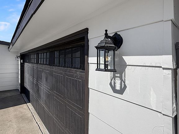 5th image of 1032 Thrams St