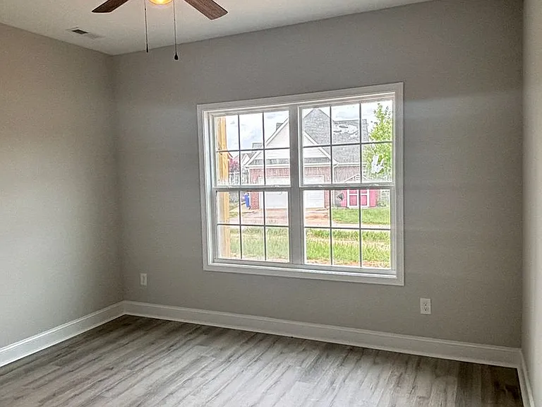 302 Hillview Mills Blvd — Photo 5