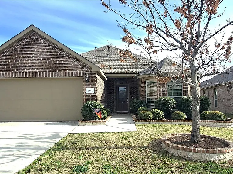 1020 Lake Meadow Ln — Photo 1