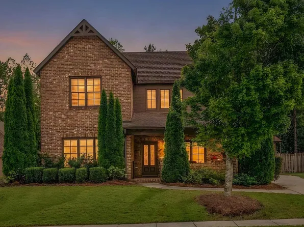 1650 Creekside Dr, Hoover, AL 35244