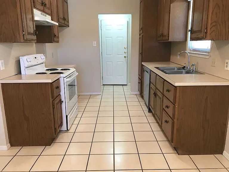 1633 Chachalaca Ln — Photo 4