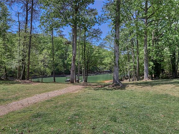 4th image of 3214 Simpson Park Rd