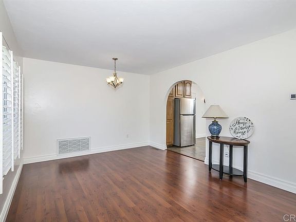 4th image of 1075 Eucalyptus Dr