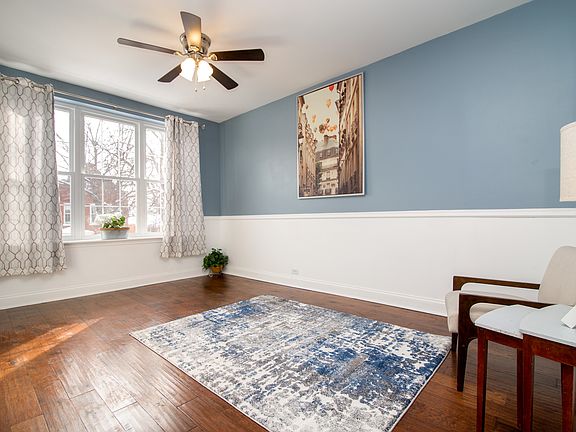4th image of 4434 S Richmond St