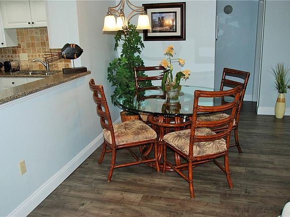 4th image of 624 Flamingo Dr APT 213