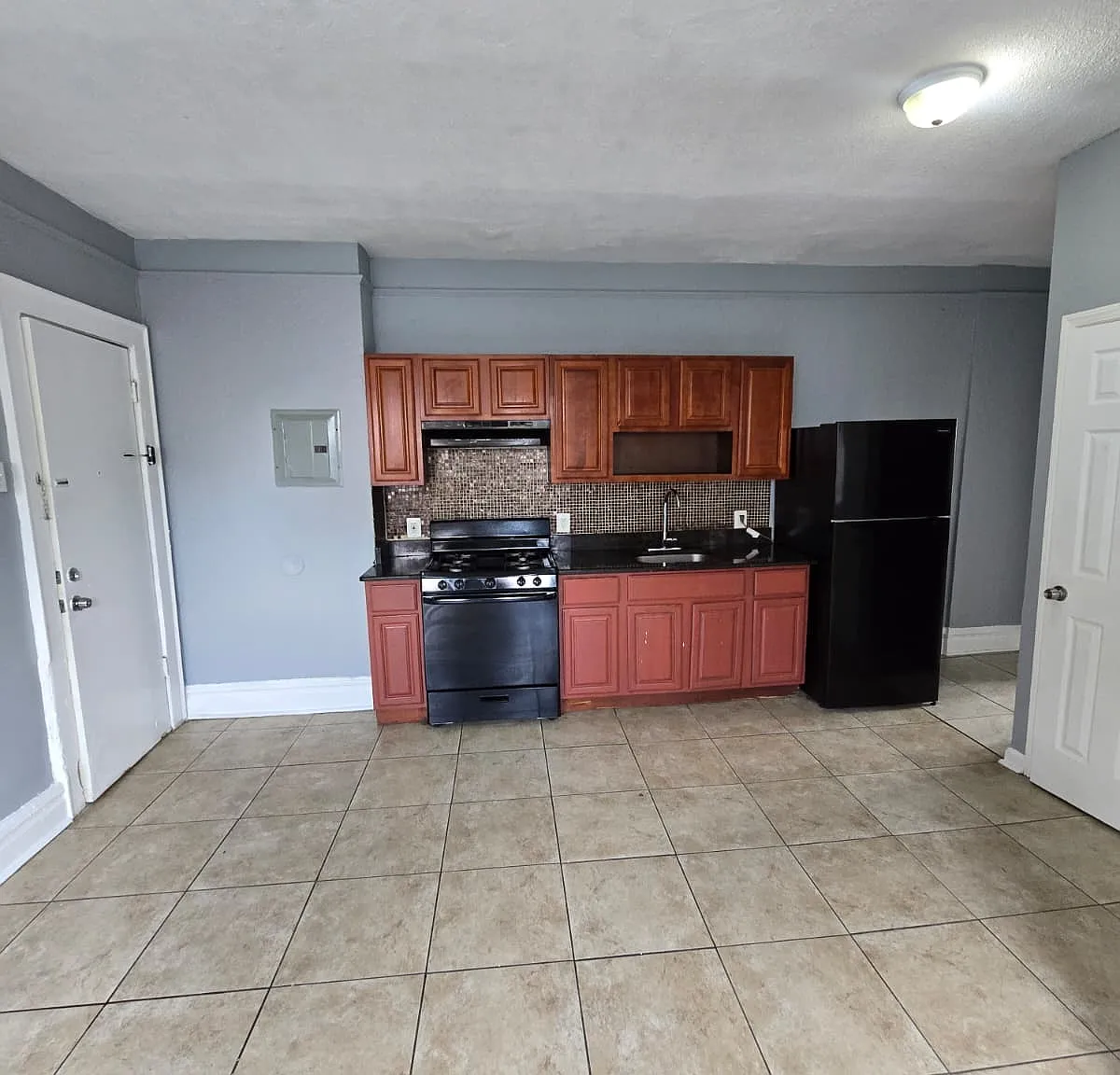 2 bed, $1,600 — Photo 1