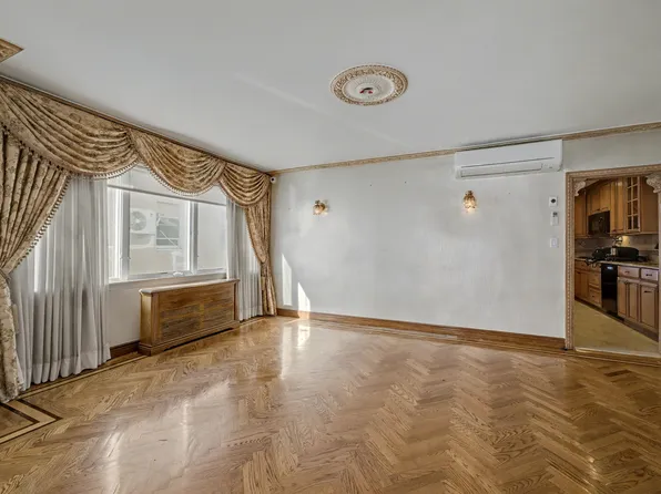 3731 Maple Avenue image 9 of 34