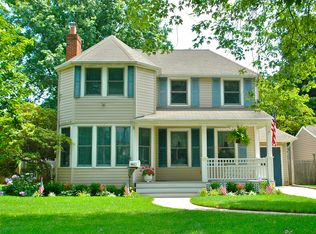 98 Argyle Rd, Garden City, NY 11530