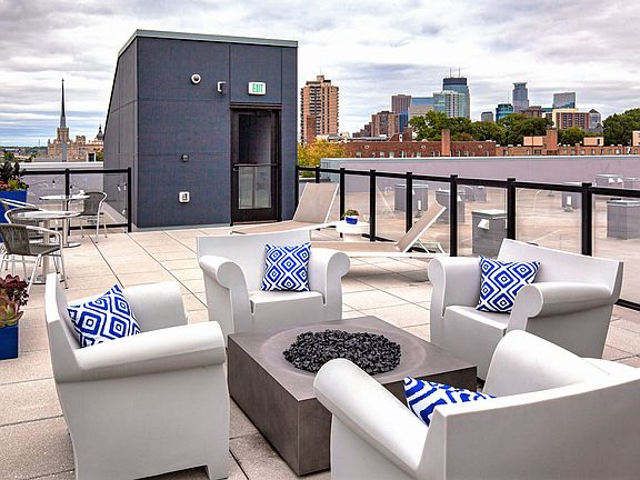 Rooftop Lounge