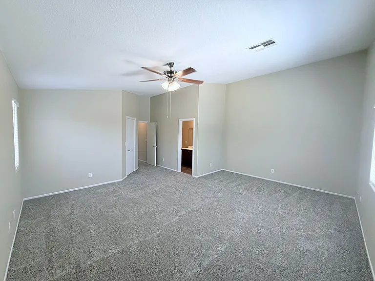 2817 King Michael Ave — Photo 6