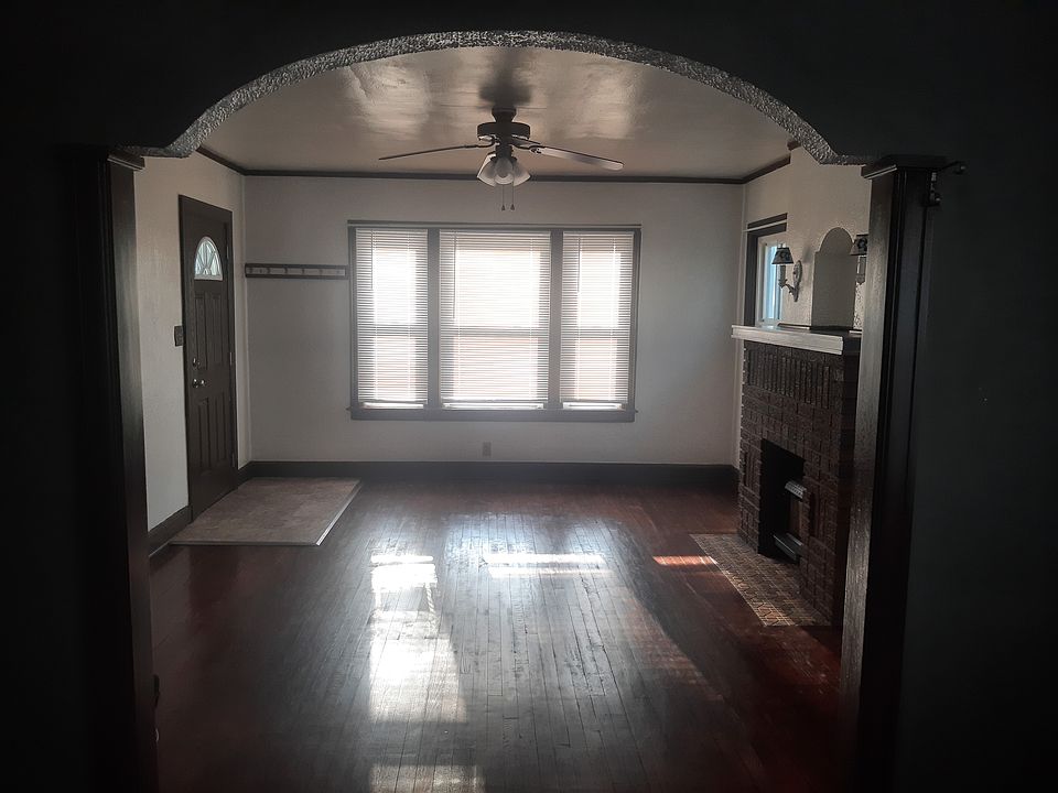 1st image of 2813 Plum St #1