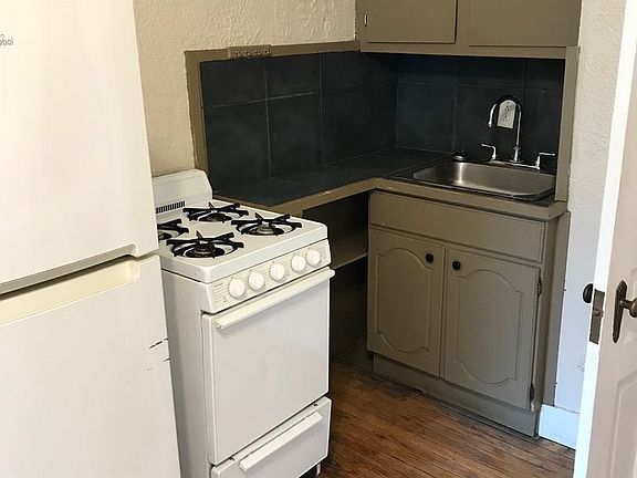 3rd image of 1515 E Kane Pl #39